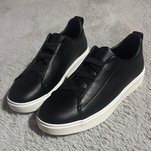 Classic Black Leather Men's Sneakers